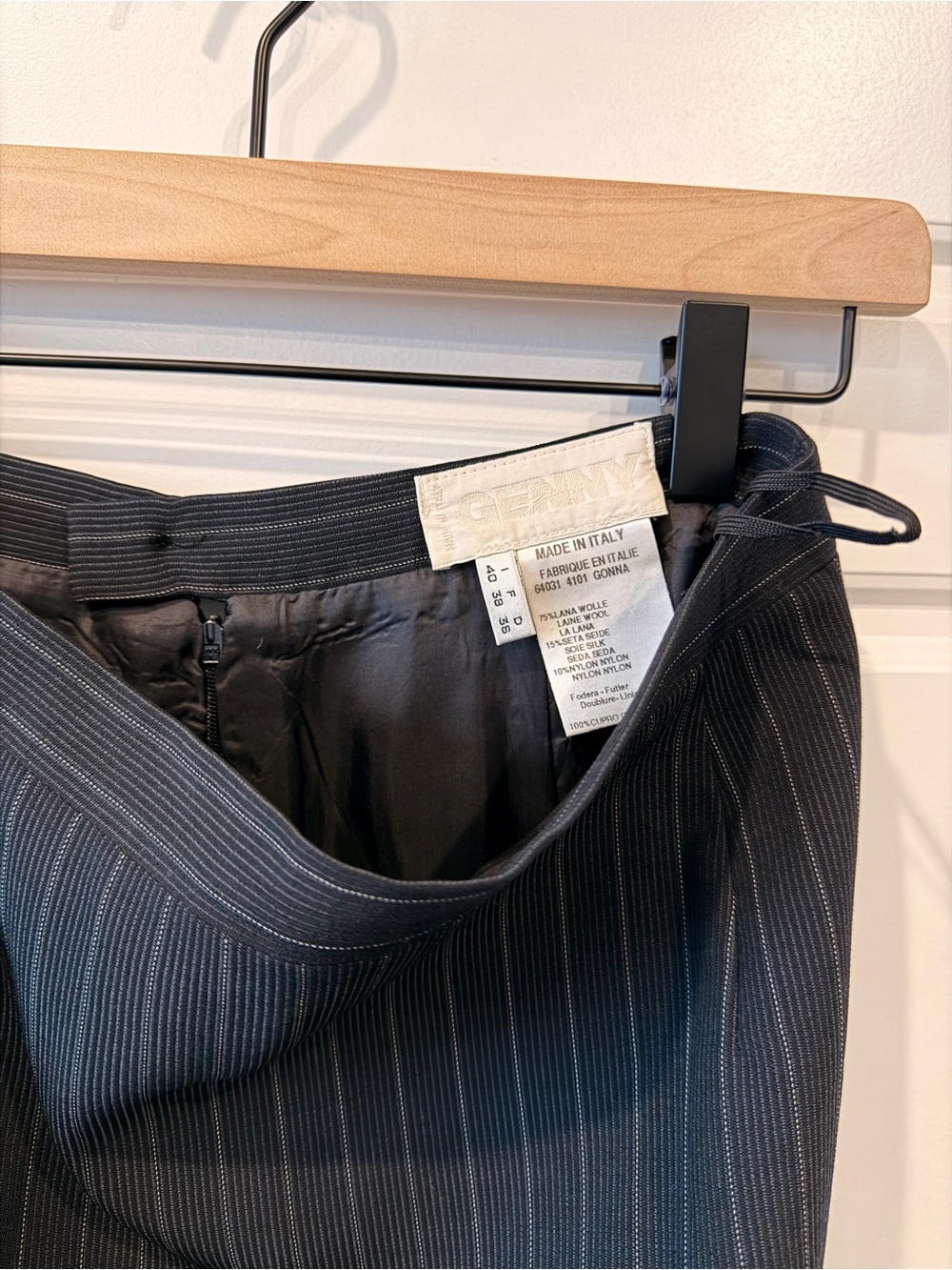 Vintage Genny Italian Pinstripe Mini Skirt – Wool Silk Blend – Y2K Office Siren - Picture 4 of 8